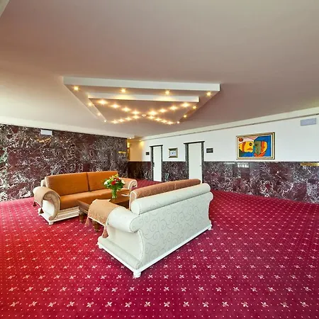 Excelsior Hauptbahnhof 4*