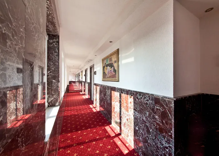 Excelsior Hauptbahnhof Hotel 4*