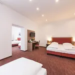 호텔 Excelsior Hauptbahnhof 4*