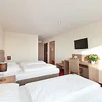 Excelsior Hauptbahnhof 4*