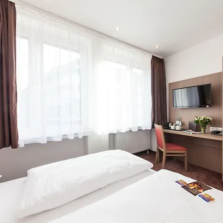 Excelsior Hauptbahnhof מלון