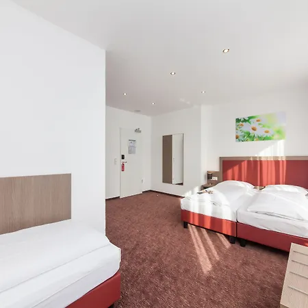 מלון Excelsior Hauptbahnhof 4*