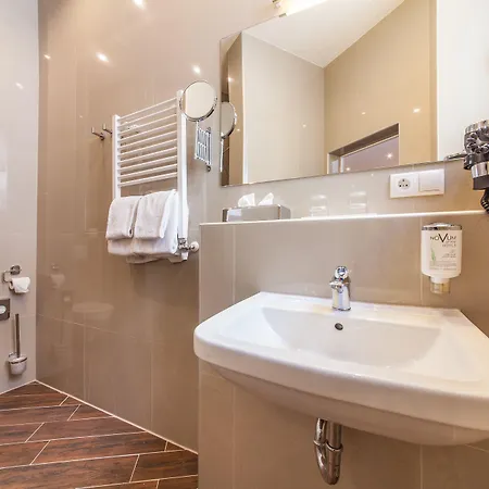 Excelsior Hauptbahnhof 4*