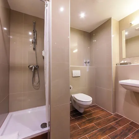 Excelsior Hauptbahnhof מלון